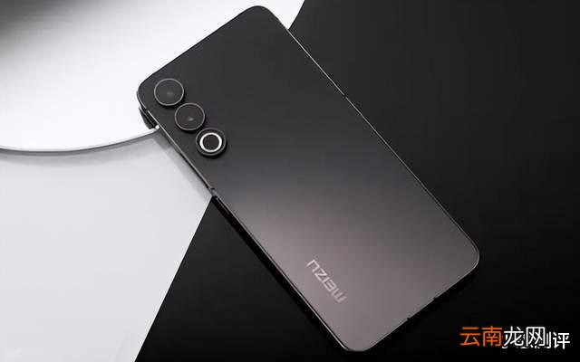 从3399元跌至2199元，骁龙8Gen2+12GB，从高档市场跌至低档市场